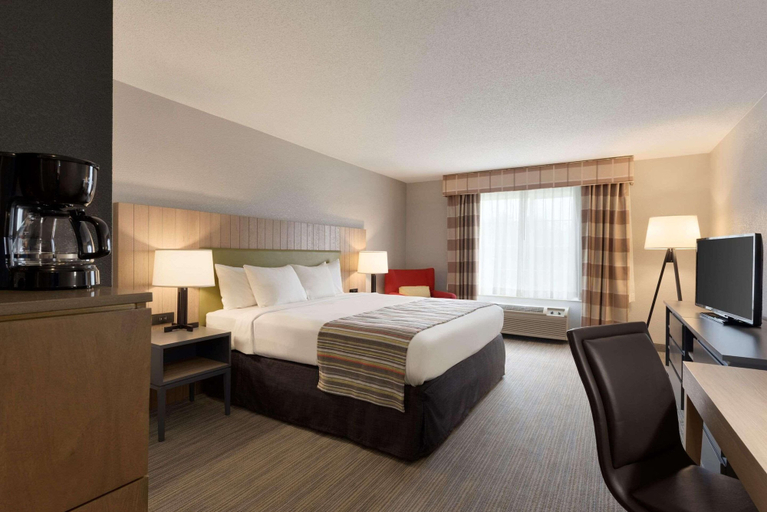 Bedroom 1, Country Inn & Suites by Radisson, Minneapolis/Shakopee, Scott