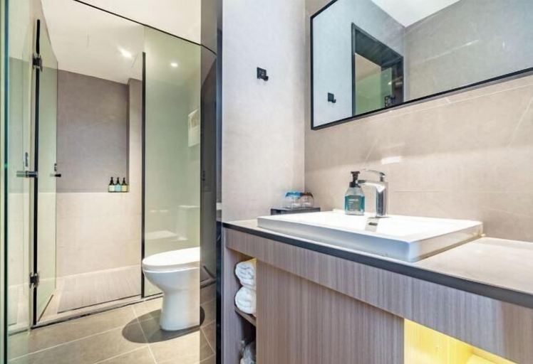 Bathroom 4