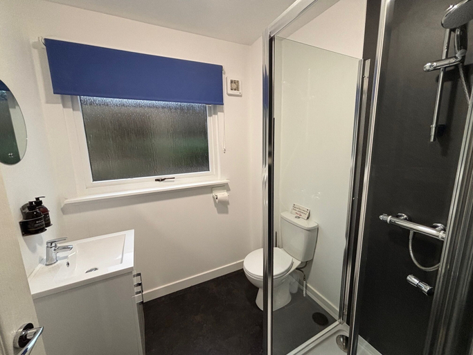 Bathroom, Burnbank Lodges, Highland