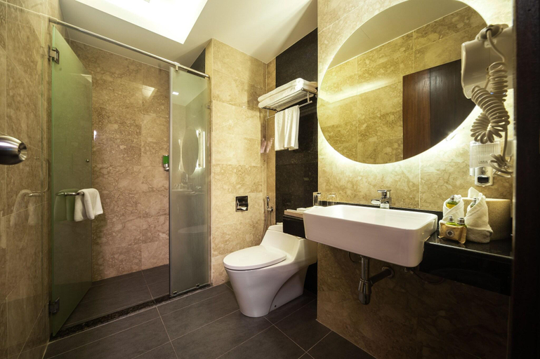 Bathroom 5, Promenade Hotel Bintulu, Bintulu