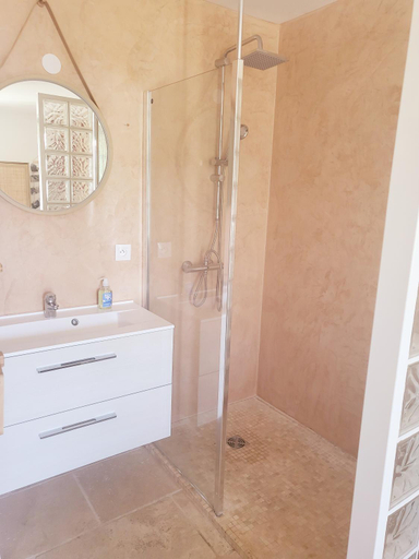 Bathroom, La rose du vent, Hérault