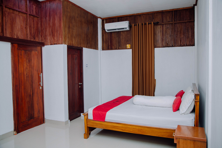 Bedroom, RedDoorz @ Villa Bukit Senyum Lombok, Lombok