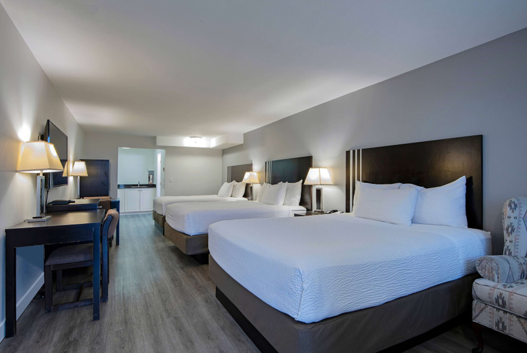 Bedroom 3, Travelodge by Wyndham Kamloops Mountview, Thompson-Nicola