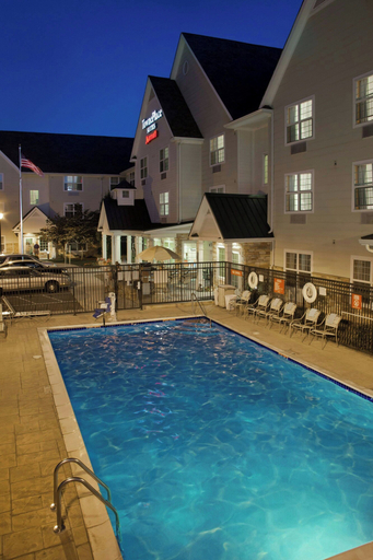 Sport & Beauty, TownePlace Suites by Marriott Medford, Jackson