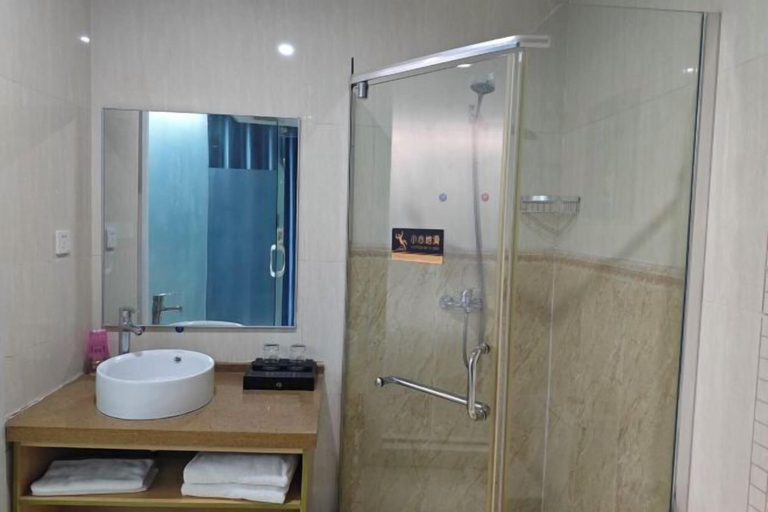 Bathroom 2, Jinzhu Business Hotel, Yancheng