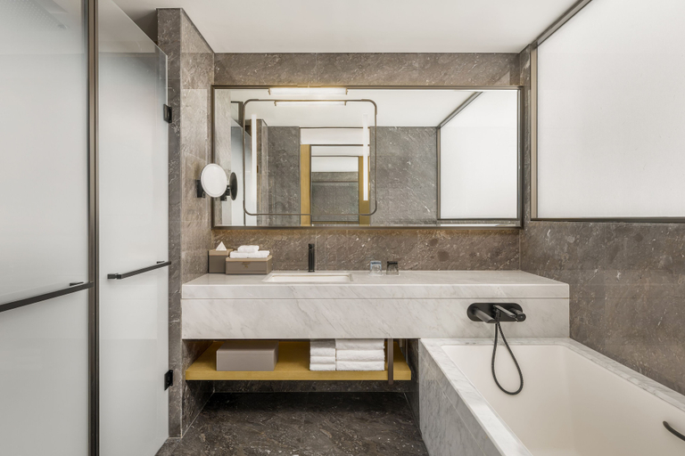 Bathroom 4, Luoyang Marriott Hotel, Luoyang