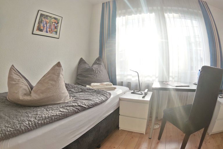 Bedroom 4, Hotel Merlin, Köln