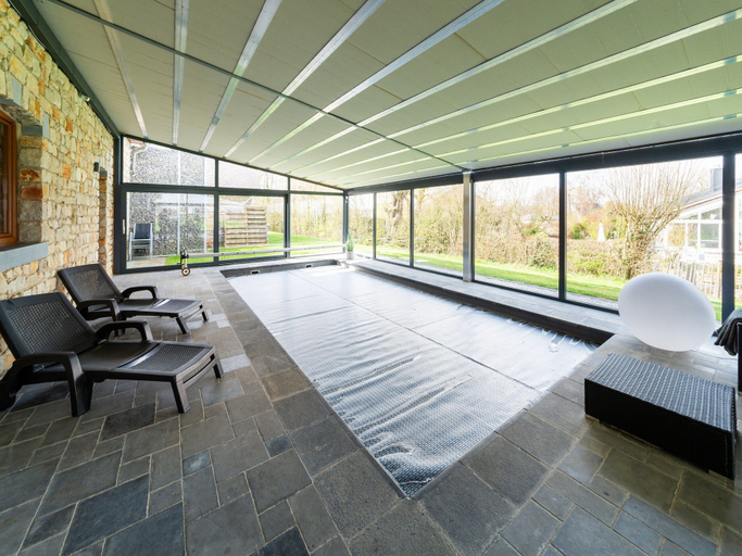 Pool, Holiday Home With Indoor Swimming Pool, Liège