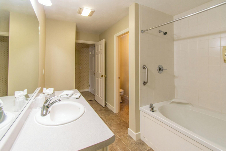 Bathroom 5, Eastern Slope Inn Resort - Extra Holidays, Carroll