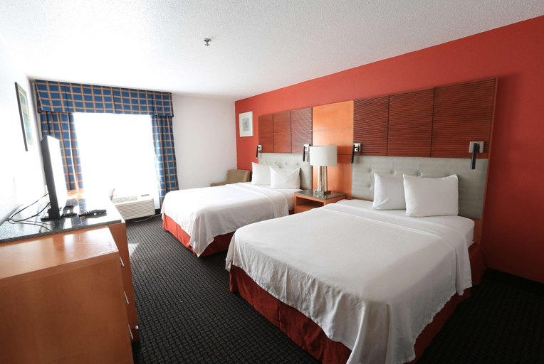 Bedroom 4, Days Inn by Wyndham Calumet Park, Cook