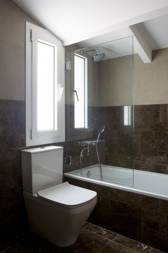 Bathroom 5, Astoria, Barcelona
