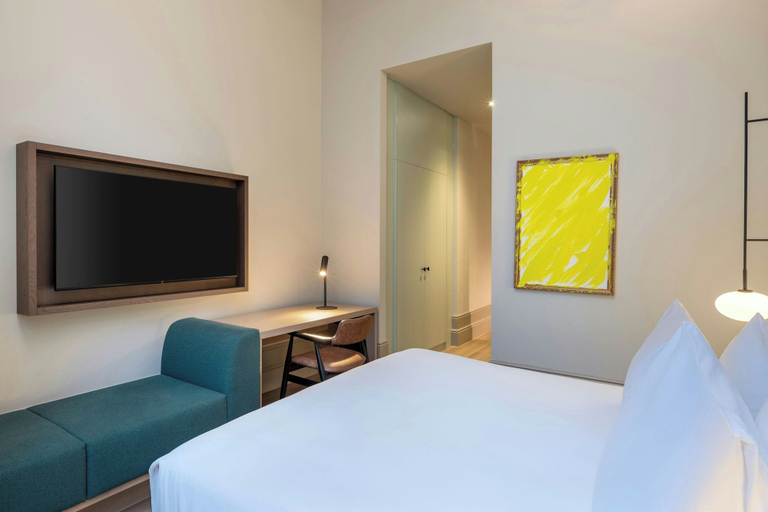 Bedroom 4, The College Hotel Amsterdam, Autograph Collection, Amsterdam