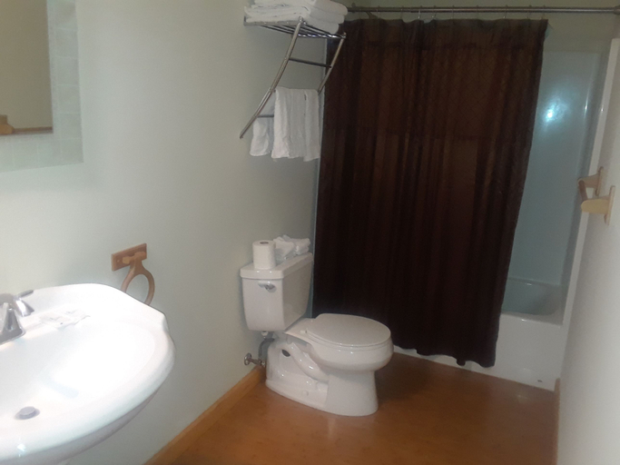 Bathroom 3, Mt. Baker Hotel, Skagit