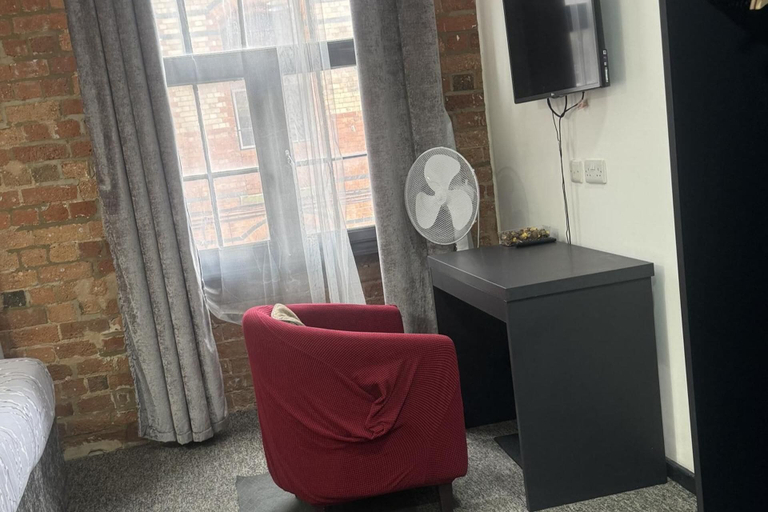Interior 3, Studio - Sleeps 2 - Parking - Wifi, Nottingham