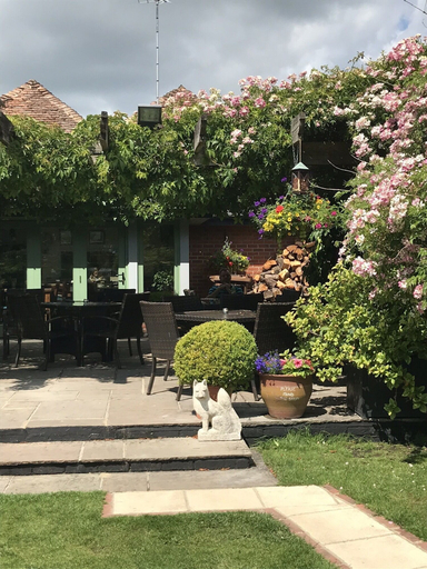 Exterior & Views 2, The Three Cups Inn, Hampshire