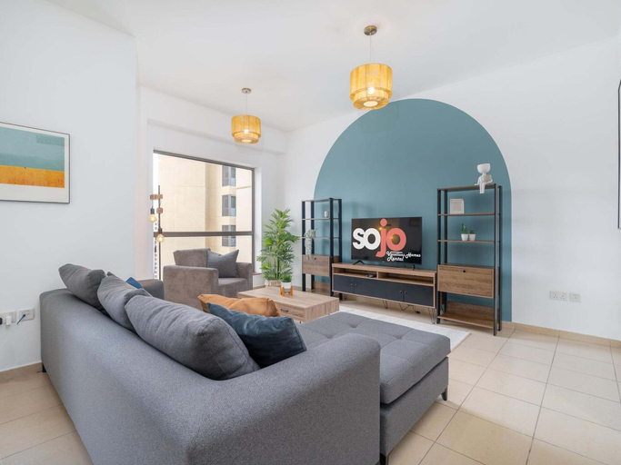 Living room 3, 3BR Boutique Apt Near JBR Beach by Belvilla, Dubai