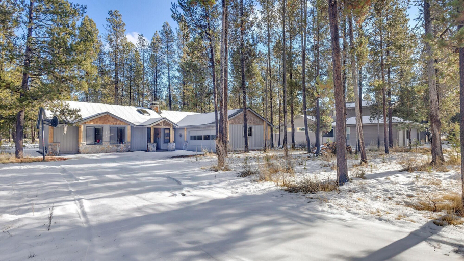 Exterior & Views 2, Kinglet Lane 46, Deschutes