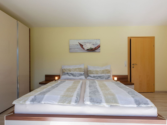 Bedroom 4, Bright Flat Close to the ski Area, Zell am See