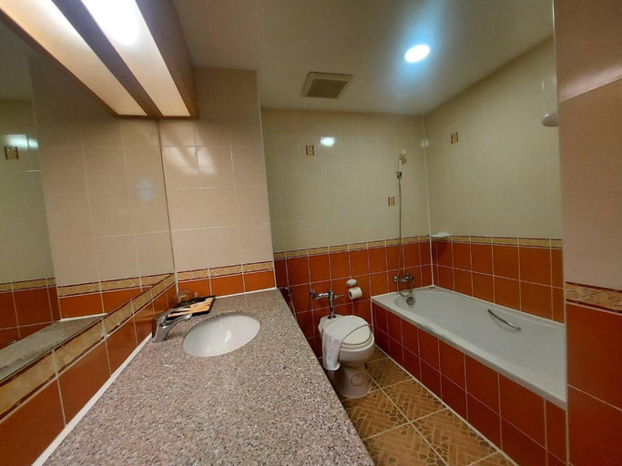 Bathroom 5, M Hotel Danok, Sadao