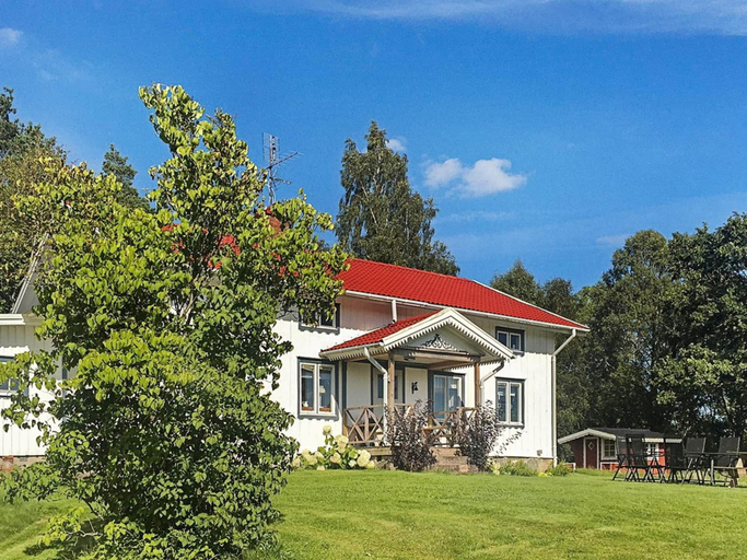 Exterior & Views 2, Holiday Home in Håcksvik, Borås
