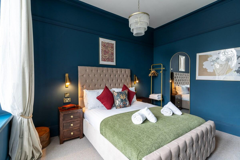 Bedroom 4, Hob Hurst - Spacious 4 Bed Apt Hot Tub & Courtyard, Derbyshire