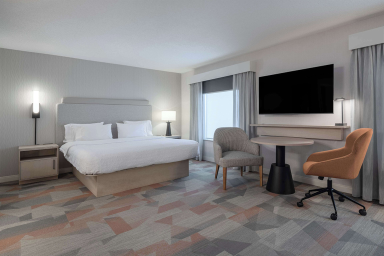 Bedroom 2, Hampton Inn & Suites by Hilton Moncton, Westmorland