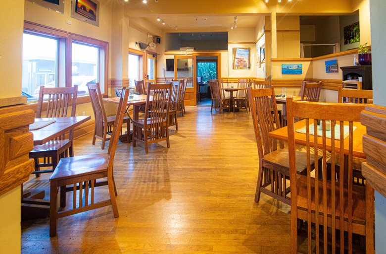 Food & Drinks 5, Three Arch Inn, Tillamook