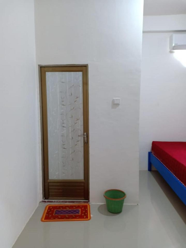 Bedroom 1, WISMA TIGA PUTRA BELAWA 2