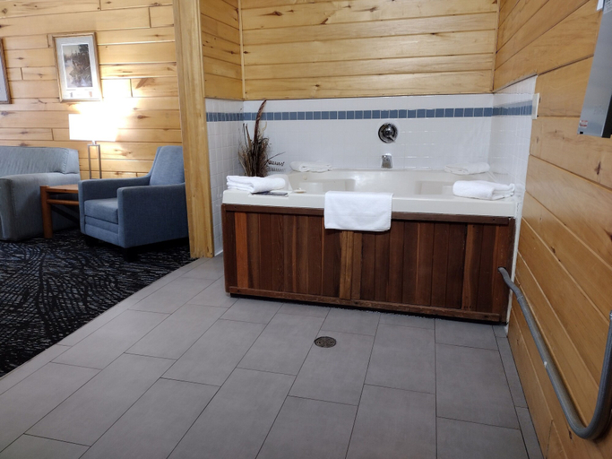 Bathroom 4, Baymont by Wyndham Duluth/Proctor/Spirit Mountain MN, Saint Louis