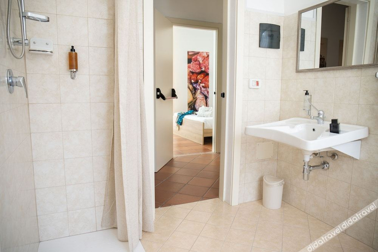 Bathroom 5, Ballarò Hotel, Palermo