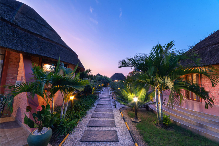 Exterior & Views
