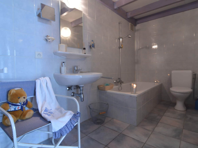 Bathroom 4, Cozy Family Home in Oostkamp, West-Vlaanderen
