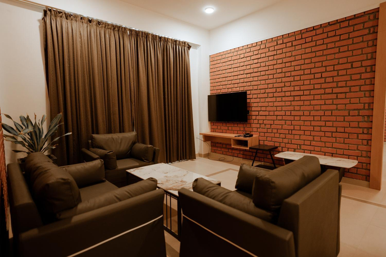 Shared lounge/TV area, Atmosfera Bengaluru, India, Bangalore