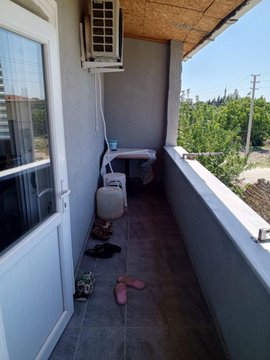 Others 4, Reis Ev Pansiyonu, Eceabat
