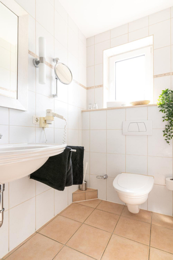 Bathroom 5, Das Schäfers Hotel, Cloppenburg