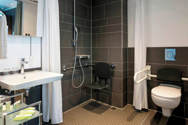 Bathroom 4, Courtyard by Marriott Wolfsburg, Wolfsburg