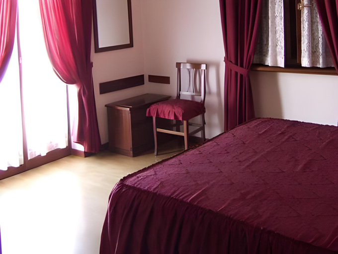 Bedroom 8