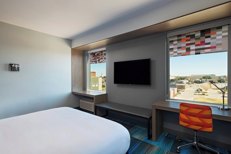 Bedroom 3, Aloft by Marriott Waco Downtown, McLennan
