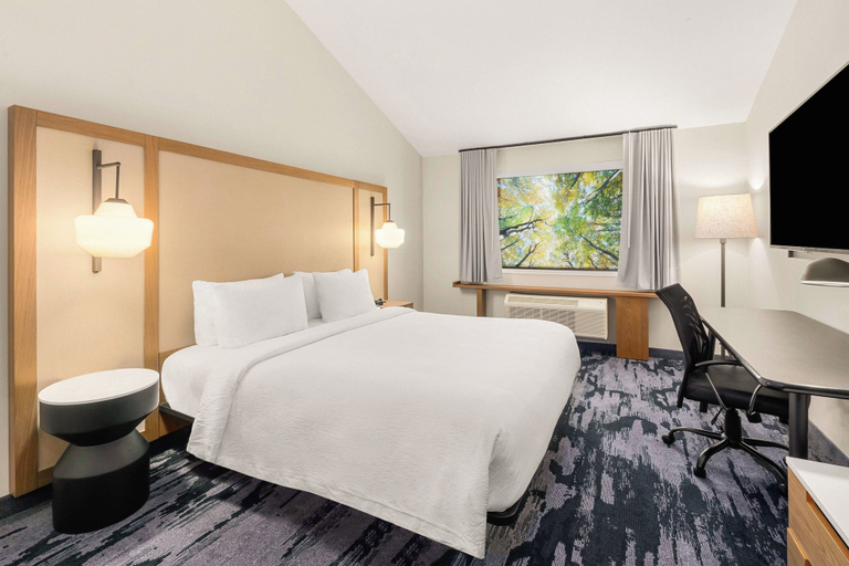 Bedroom 3, Fairfield Inn & Suites by Marriott Seattle Downtown/Seattle Center, Seattle