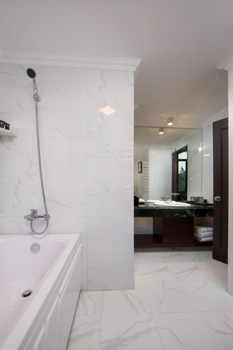 Bathroom 4, Halais Hotel, Hai Bà Trưng