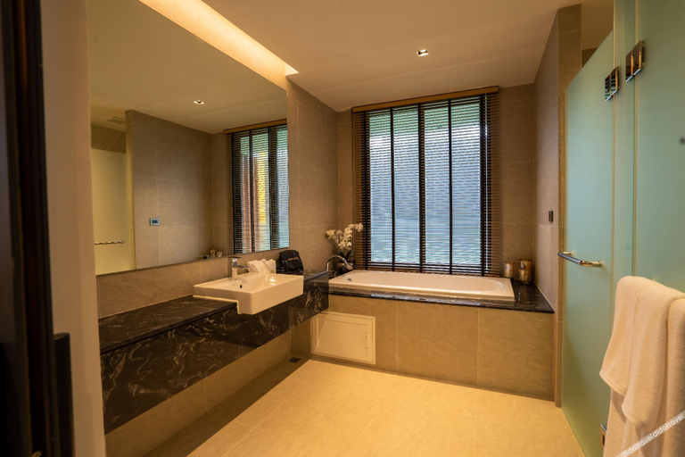Bathroom 5, Richmann Resort Hotel Hatyai, Hat Yai