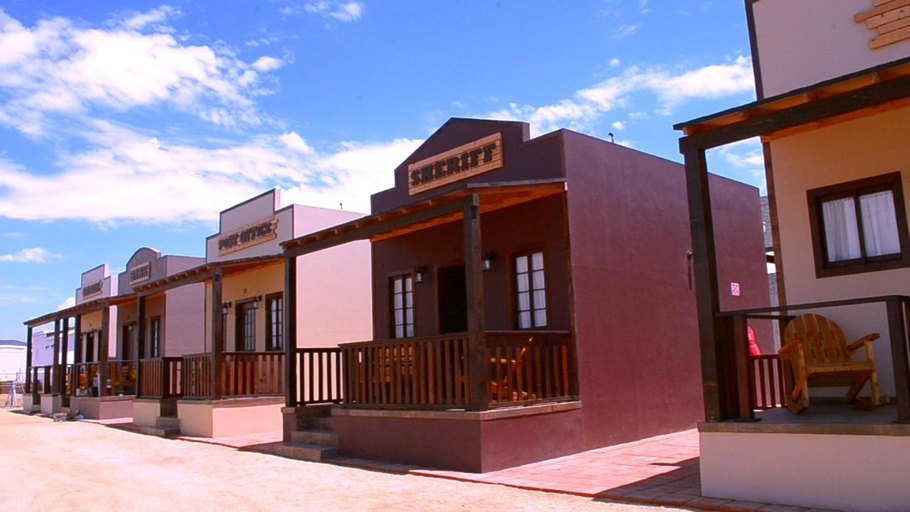 Exterior 11