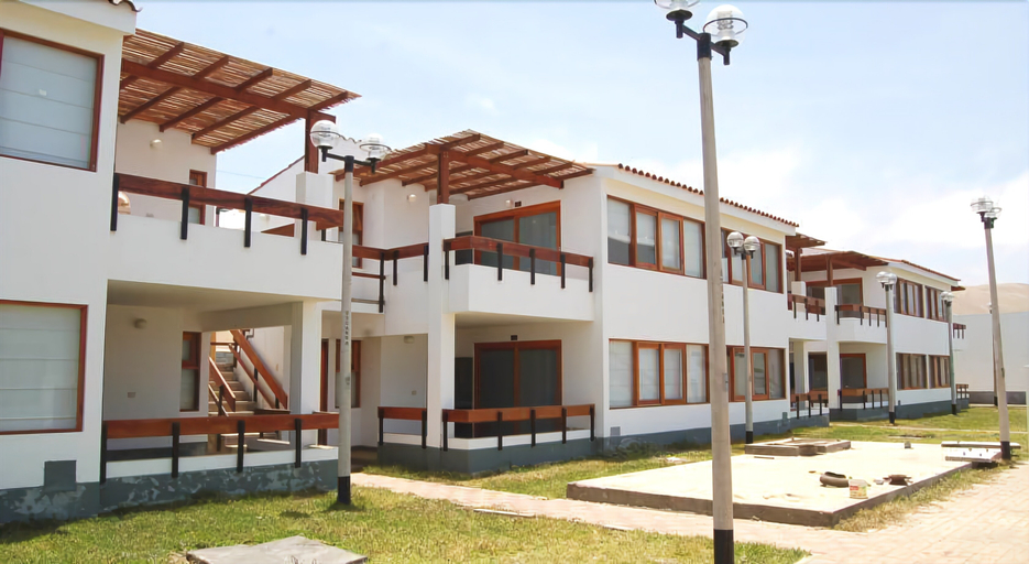 Exterior & Views