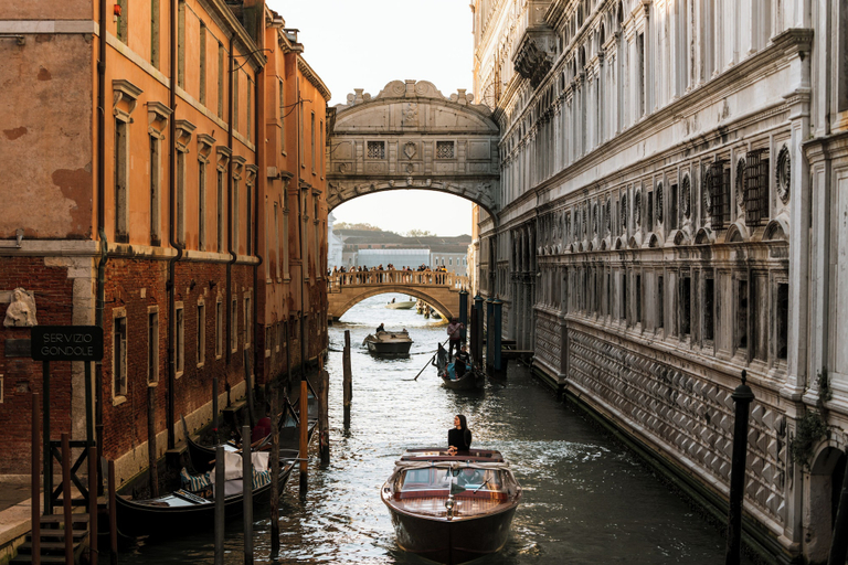 Exterior & Views 2, Hotel Al ponte dei sospiri, Venezia