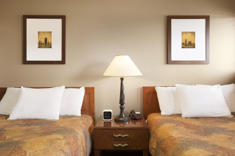 Bedroom 3, Central Suite Hotel, Division No. 10