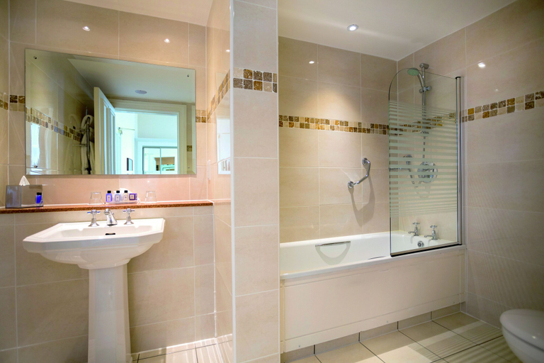 Bathroom 5, Macdonald Cardrona Hotel, Golf & Spa, Scottish Borders