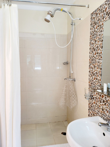 Bathroom 5, United Kenya Club, Dagoretti North
