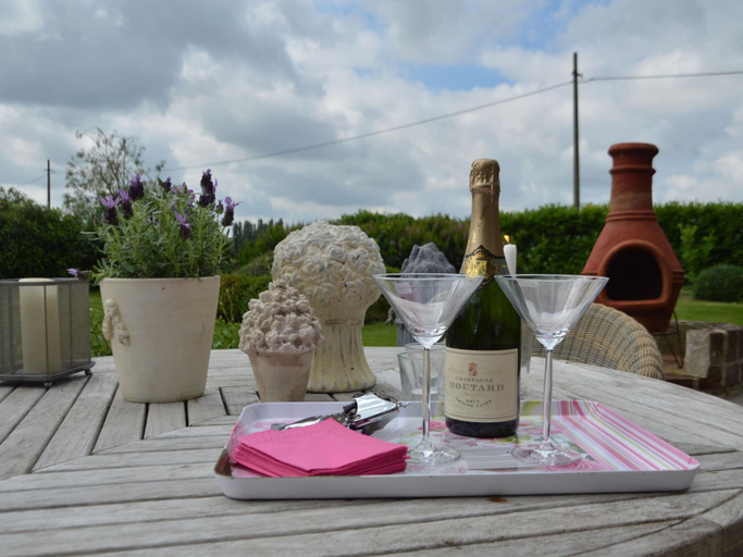 Food & Drinks, Cozy Family Home in Oostkamp, West-Vlaanderen