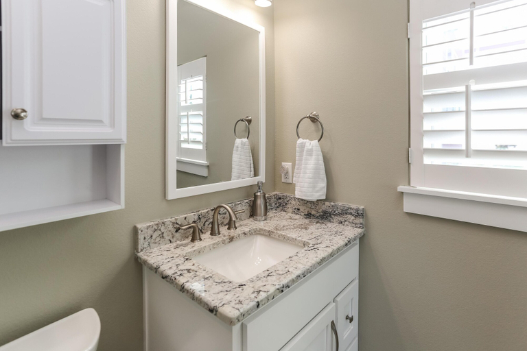 Bathroom 3, Lala's Place, Bay