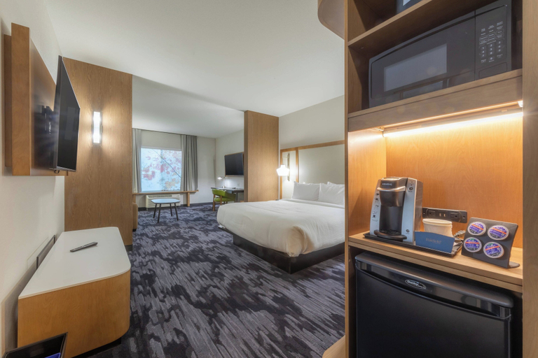 Bedroom 2, Fairfield Inn & Suites by Marriott Salmon Arm, Columbia-Shuswap